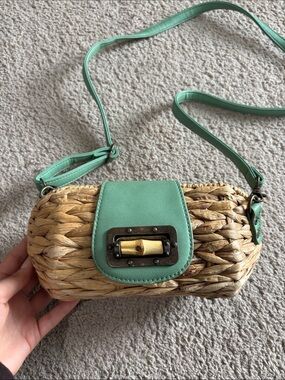 Woven Straw Crossbody Bag with Mint Green Trim
